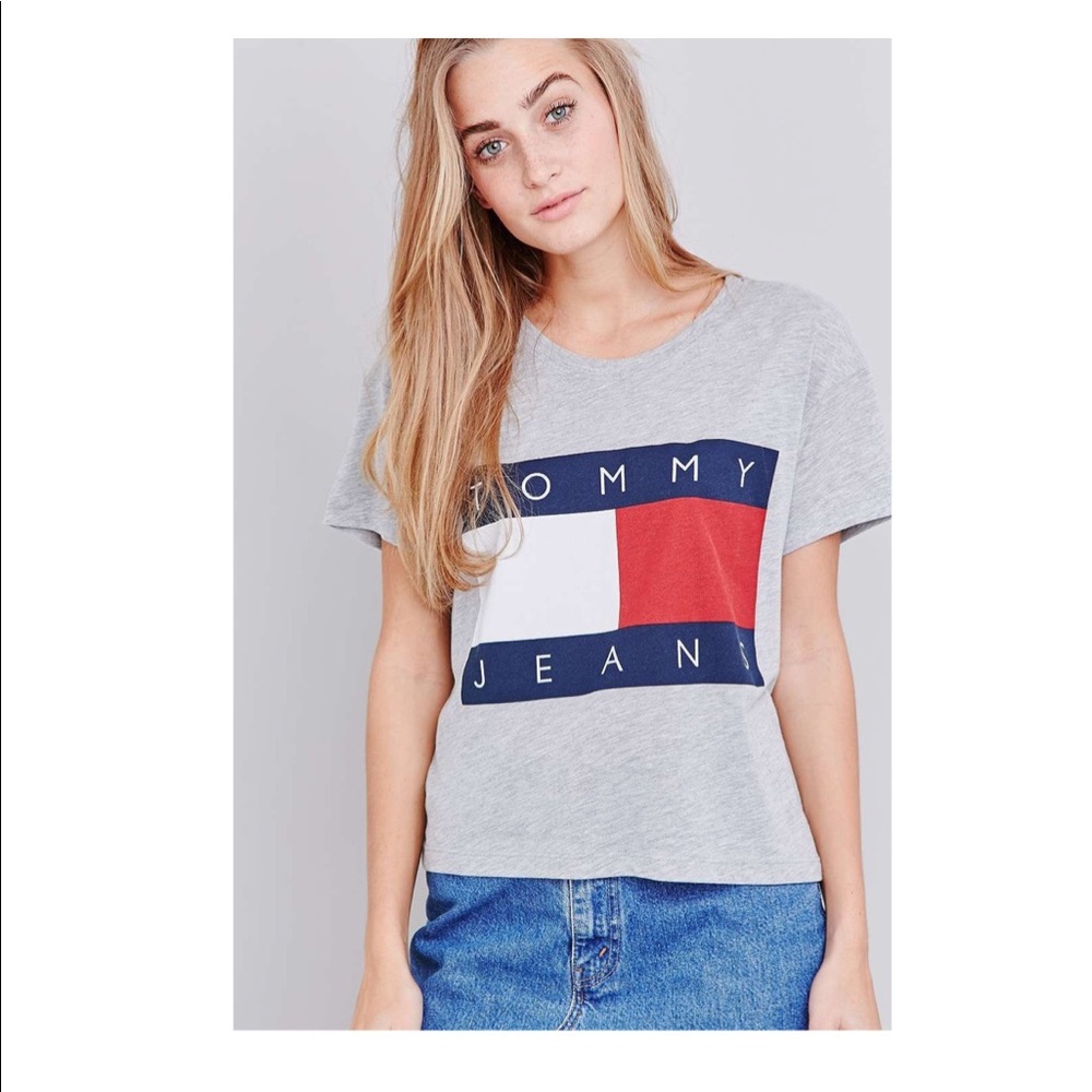 UO Exclusive Tommy Jeans Cropped Grey T-shirt